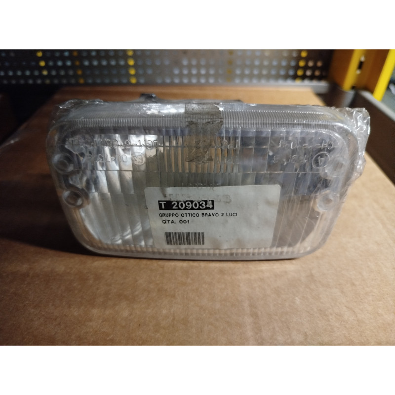 T209034_BERGAMASCHI_2.jpg Gruppo ottico piaggio bravo 2 luci
